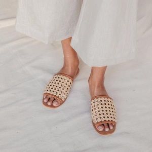 ST. AGNI HENNIE RATTAN SANDALS